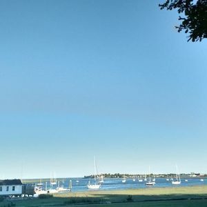 Meet your Posher, Robin